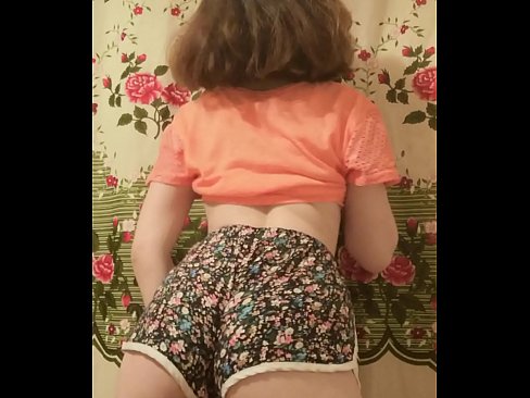 ❤️ Sexy junges Babe zieht ihre Shorts vor der Kamera aus ❌ Porno bei de.sexafinkarasskaz.ru ❌
