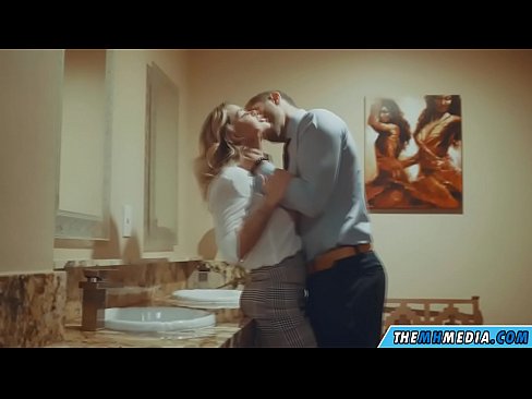 ❤️ Wenn eine vollbusige Blondine dich in einer öffentlichen Toilette verführt ❌ Porno bei de.sexafinkarasskaz.ru ❌